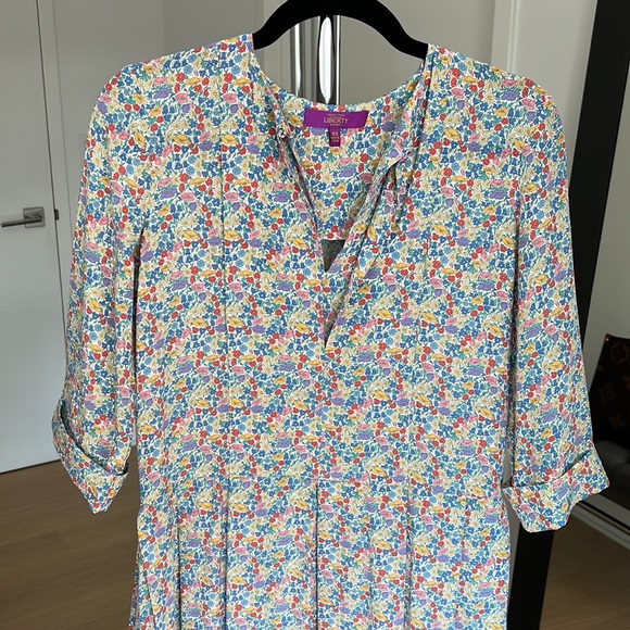 Tuckernuck Liberty Of London Floral Printed Silk De Chine Pullover Pleated Dress - Picture 2 of 12